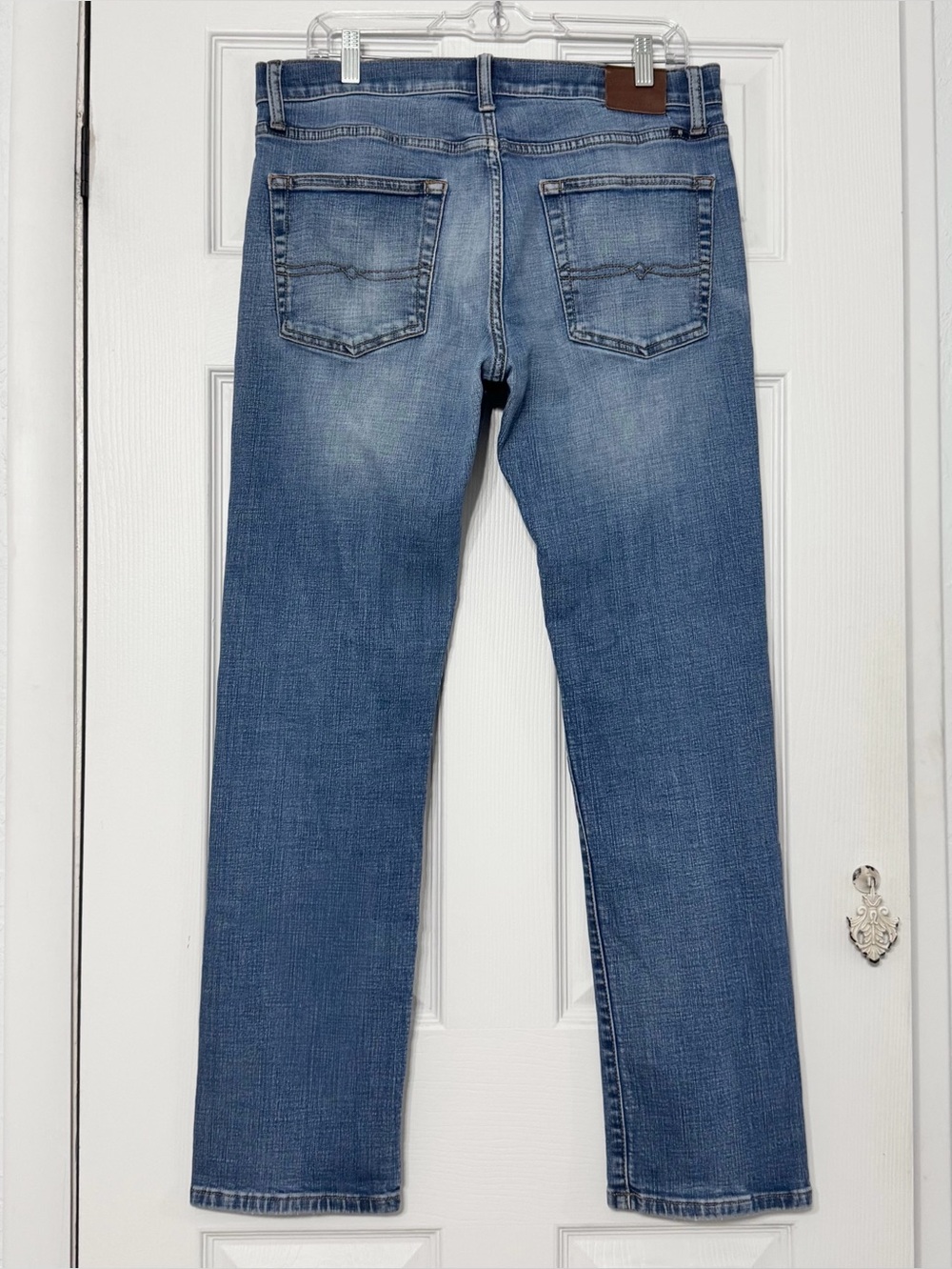 Lucky Brand 221 Original Straight Jeans Distressed Pockets Men’s 33x32 - Picture 3 of 12